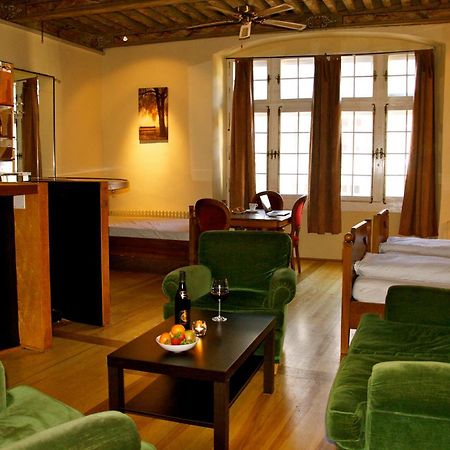 Aux Chambres Du Banneret Neuchâtel Extérieur photo