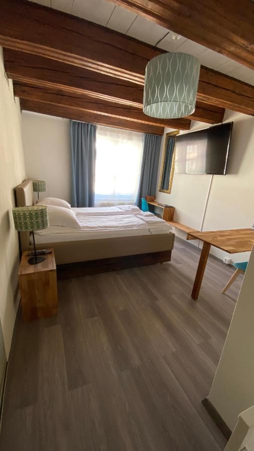 Aux Chambres Du Banneret Neuchâtel Extérieur photo