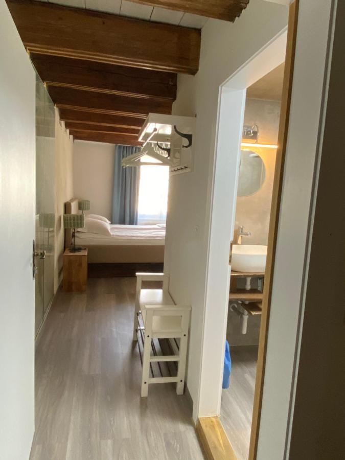 Aux Chambres Du Banneret Neuchâtel Extérieur photo