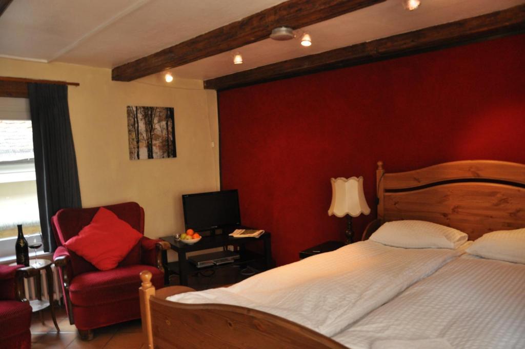 Aux Chambres Du Banneret Neuchâtel Extérieur photo